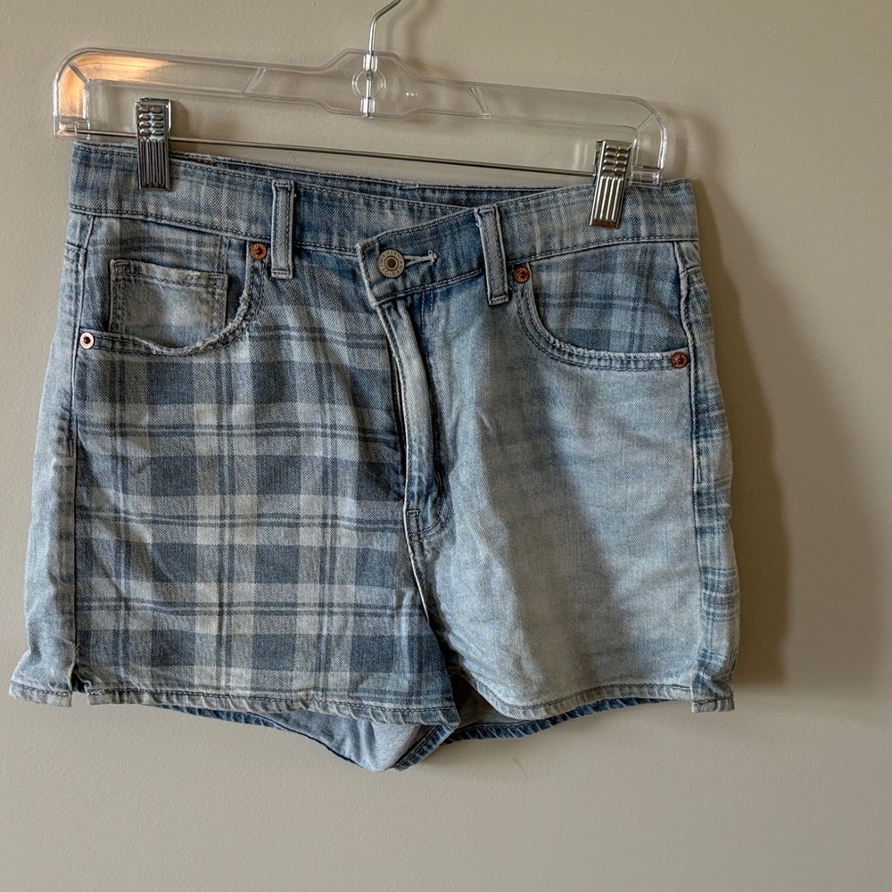 American Eagle size 4 Light Denim Shorts with plaid details